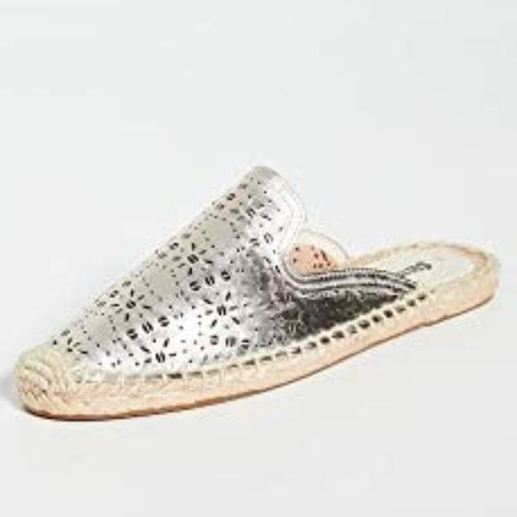 New in Box Soludos Ami Perforated Mule Espadrille in Platinum Sz 5.5 - Picture 1 of 12